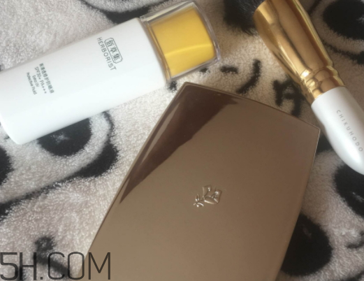 佰草集新清透防曬液怎么樣？多少錢？