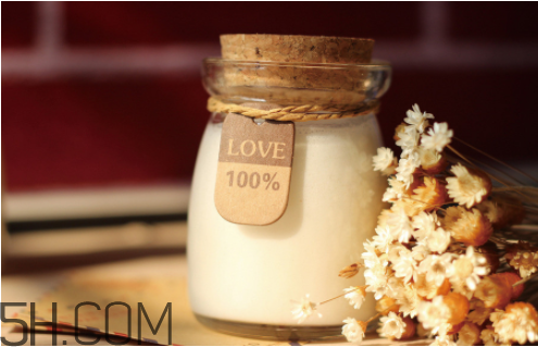 牛奶和什么水果一起吃？牛奶保質(zhì)期一般多久？