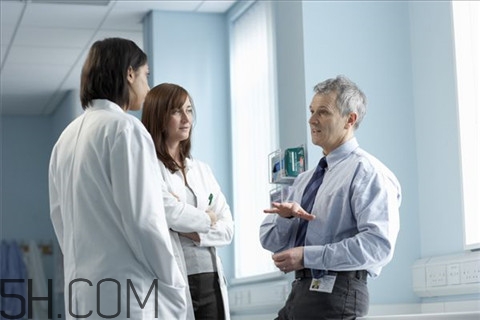 尿頻可以吃阿莫西林嗎？尿頻可以吃諾氟沙星嗎？