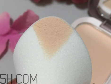 卡姿蘭粉餅怎么用？卡姿蘭粉餅使用方法