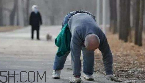 爬著走鍛煉有什么好處？爬著走能治痔瘡？