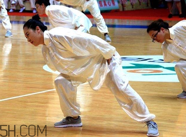 八段錦是氣功嗎？八段錦是太極還是氣功