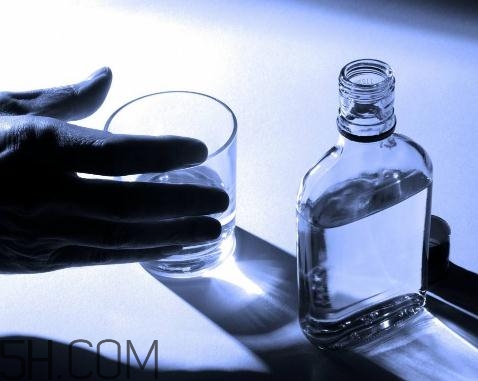 喝酒肝疼怎么回事？喝酒會得肝癌嗎？