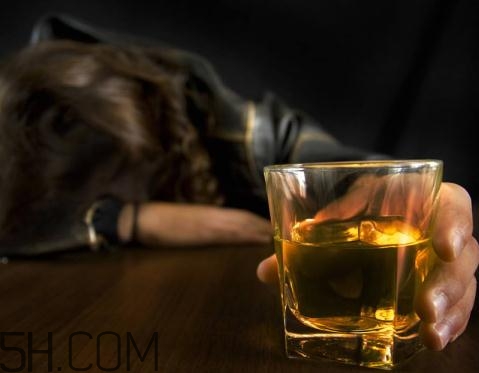 喝酒能延長射精時間嗎？喝酒可以延長性生活嗎？