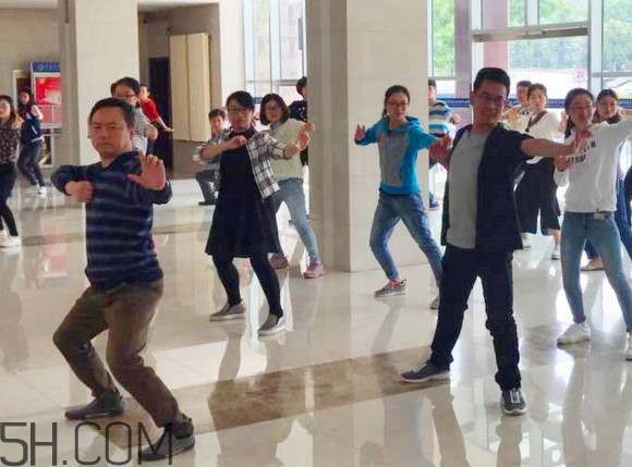 八段錦不適合什么人？八段錦的功效與作用