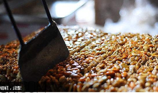 正宗的新疆切糕怎么做？切糕可以過(guò)夜嗎