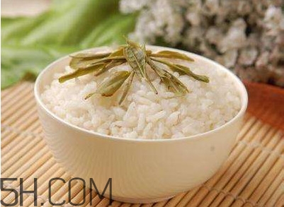 茶葉水煮飯有什么好處？茶葉水怎么煮飯