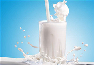 喝純牛奶會上火嗎？不同季節(jié)適宜喝牛奶喝法