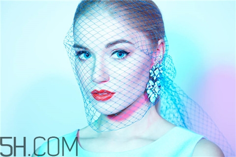 隆胸可以看出來嗎？隆胸可以懷孕生孩子嗎？