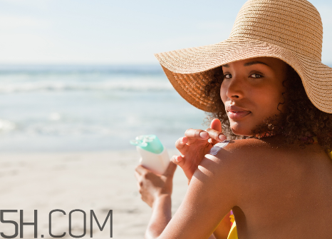 丸美防曬霜的價格是多少？spf50的防曬霜傷皮膚嗎？