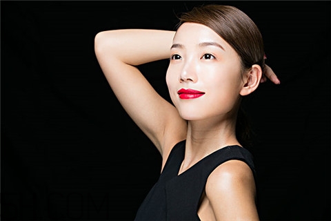 隆胸是用什么材料？隆胸是從哪里切口？