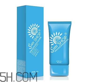 防曬霜是涂的越厚越好嗎？擦防曬霜之前要擦什么？