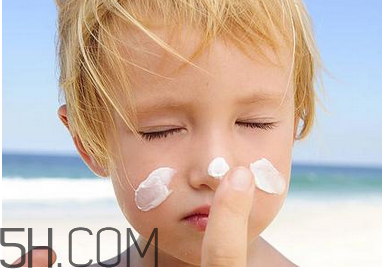 用防曬霜好還是隔離霜好？素顏霜和防曬霜的使用順序