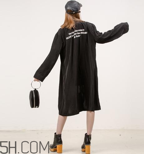 moussy的衣服怎么樣？moussy的外套很大嗎？