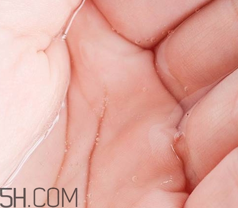 esthe dew爽膚水哪個顏色好？esthe dew化妝水不同顏色區(qū)別