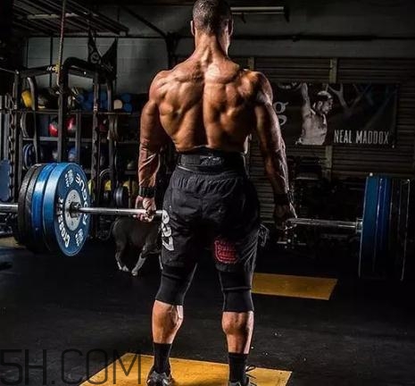 硬拉會傷腰嗎？硬拉會腰間盤突出嗎？