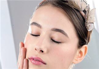 防曬霜是涂的越厚越好嗎？擦防曬霜之前要擦什么？