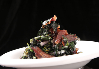 紅菜苔為什么炒出來(lái)的汁是藍(lán)色的？紅菜苔是什么菜