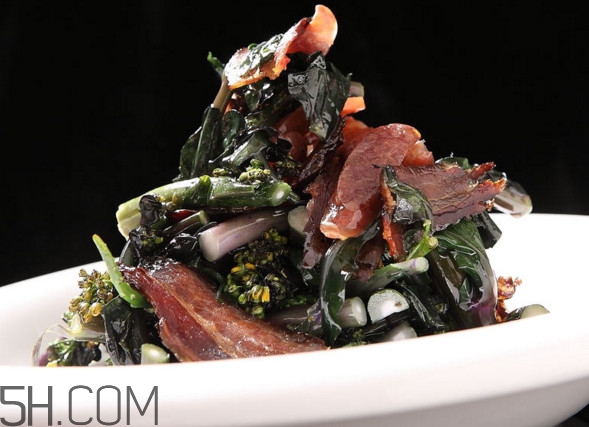 紅菜苔為什么炒出來(lái)的汁是藍(lán)色的？紅菜苔是什么菜