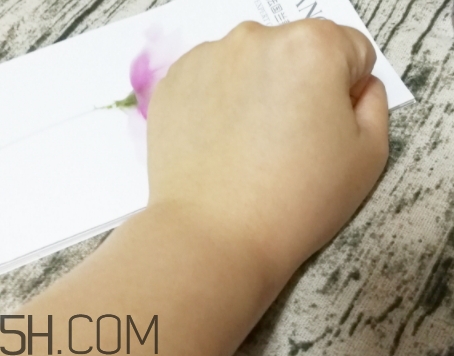 蘭蔻晚霜適合什么膚質(zhì)？蘭蔻晚霜適合敏感肌嗎？