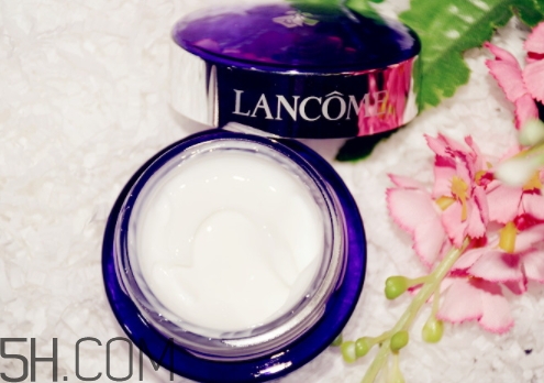 蘭蔻日霜晚霜怎么區(qū)分 蘭蔻晚霜和日霜區(qū)別 蘭蔻日霜晚霜怎么區(qū)分 蘭蔻晚霜和日霜區(qū)別