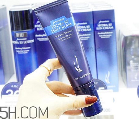 ahc隔離防曬霜b5怎么樣？在室內(nèi)需要擦防曬霜嗎？