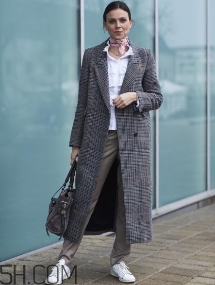 毛呢大衣搭配什么鞋子？毛呢大衣搭配鞋子圖片