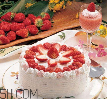 蛋糕為什么不蓬松 蛋糕不蓬松的原因 蛋糕為什么不蓬松 蛋糕不蓬松的原因