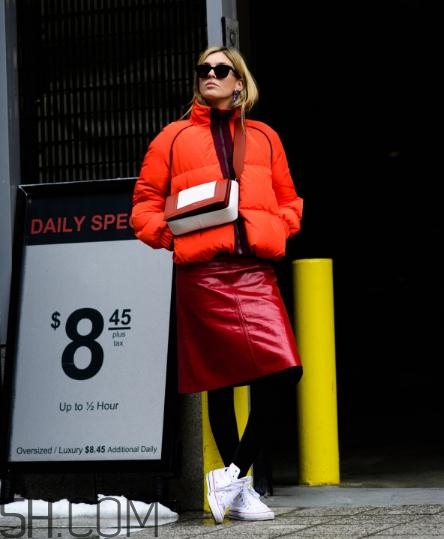 羽絨服搭配什么裙子好看？羽絨服搭配裙子圖片