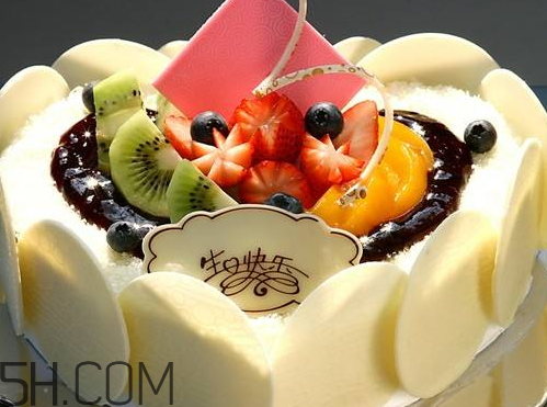 蛋糕為什么會(huì)開裂 蛋糕開裂是什么原因 蛋糕為什么會(huì)開裂 蛋糕開裂是什么原因