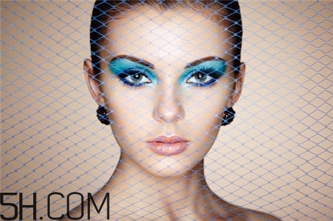 烤瓷牙掉了還能粘上嗎？烤瓷牙掉了如何修補？