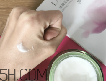 蘭蔻水光潤(rùn)養(yǎng)活力霜怎么用_使用方法 蘭蔻水光潤(rùn)養(yǎng)活力霜怎么用_使用方法