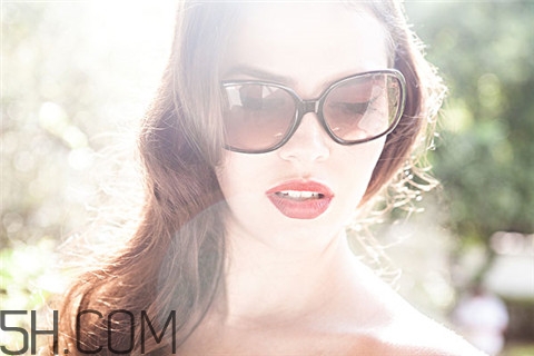 烤瓷牙怎么裝上去的？烤瓷牙怎么取下來？