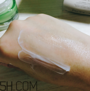 蘭蔻水光潤(rùn)養(yǎng)活力霜怎么用_使用方法 蘭蔻水光潤(rùn)養(yǎng)活力霜怎么用_使用方法