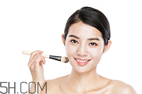 烤瓷牙為什么會(huì)出臭味？烤瓷牙為什么那么貴？