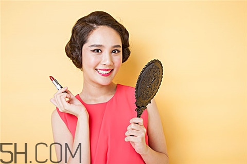 烤瓷牙為什么會(huì)出臭味？烤瓷牙為什么那么貴？