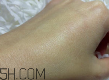 蘭蔻水光潤養(yǎng)活力霜好用嗎_怎么樣 蘭蔻水光潤養(yǎng)活力霜好用嗎_怎么樣