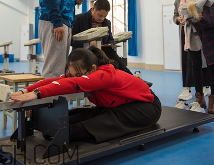 坐位體前屈滿分多少？坐位體前屈摸不到腳怎么辦