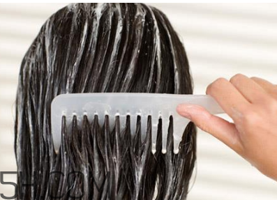 護(hù)發(fā)素一次用多少呢？護(hù)發(fā)素可以代替洗發(fā)水嗎？