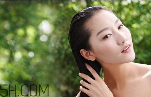 護(hù)發(fā)素和護(hù)發(fā)精油的區(qū)別？孕婦能使用護(hù)發(fā)素嗎？