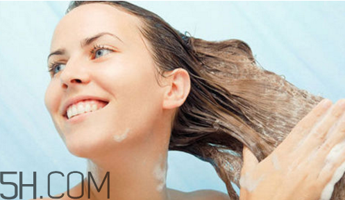 護發(fā)素和精華素哪個好？護發(fā)素和精華素的區(qū)別