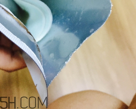 采之汲面膜有熒光劑嗎？云南白藥采之汲面膜曝光