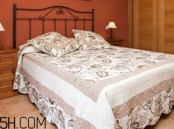 床頭朝哪個方向好？床朝向有什么要注意的