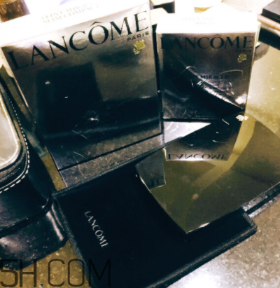 蘭蔻奇跡光采粉餅怎么樣？蘭蔻奇跡光采粉餅好用嗎？