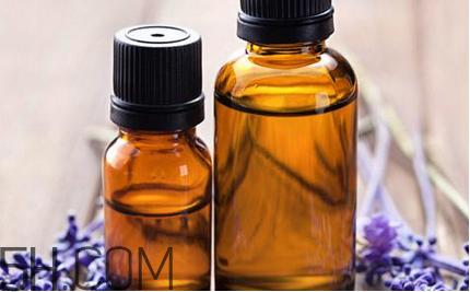 油性發(fā)質能用精油護發(fā)嗎？薰衣草精油能預防頭發(fā)分叉嗎？