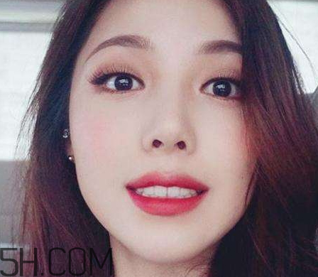 楓葉色眼影畫(huà)法 楓葉色眼影推薦 楓葉色眼影畫(huà)法 楓葉色眼影推薦