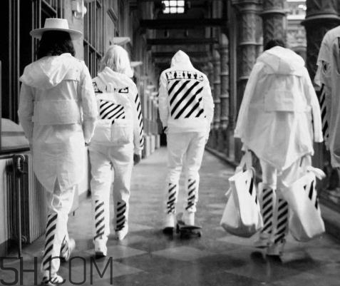 colette與off white聯(lián)名限量衛(wèi)衣多少錢_在哪買？