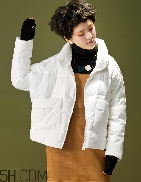 白色羽絨服發(fā)黃怎么洗白？白色羽絨服染色怎么能去掉？