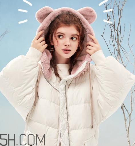 白色羽絨服發(fā)黃怎么洗白？白色羽絨服染色怎么能去掉？