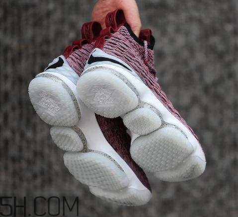 nike lebron 15 wine紅酒配色發(fā)售時(shí)間_多少錢？